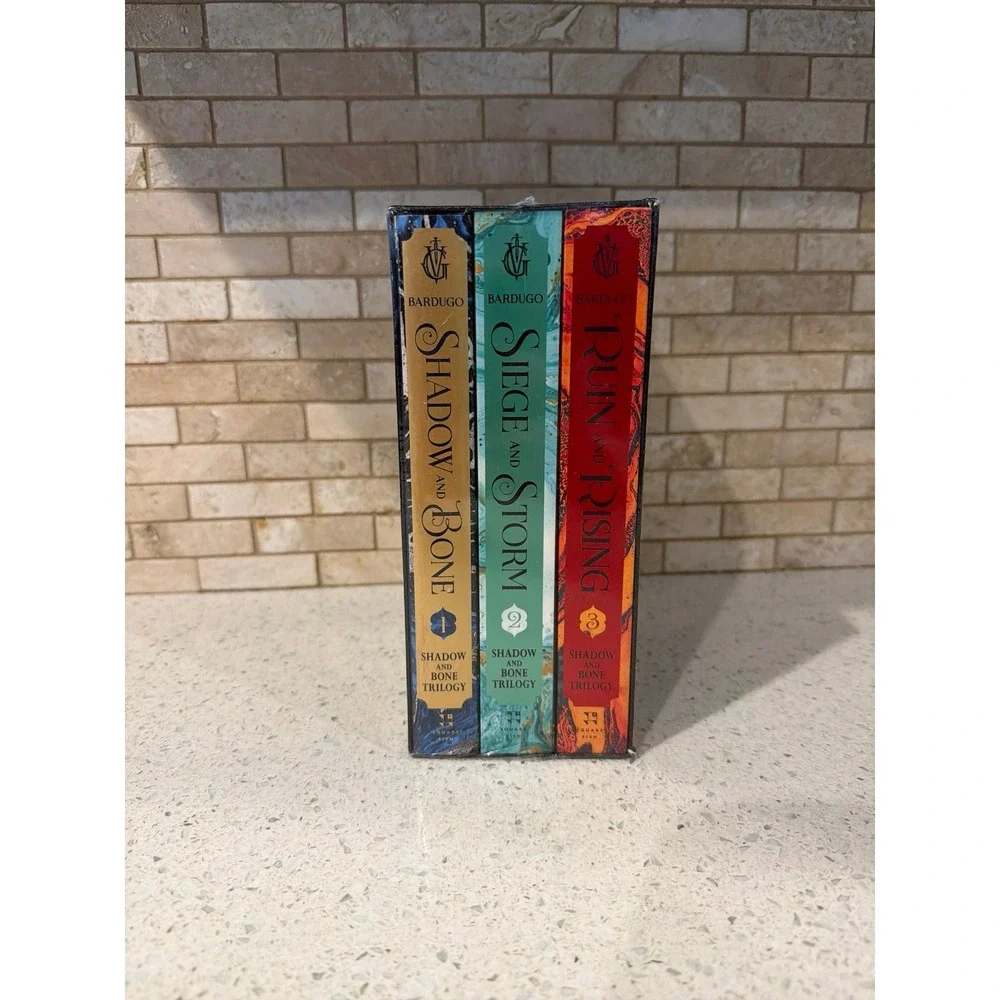 Shadow and Bone Trilogy‎ Box Set Sealed